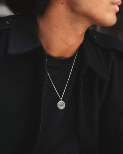 Vincero Compass Pendant